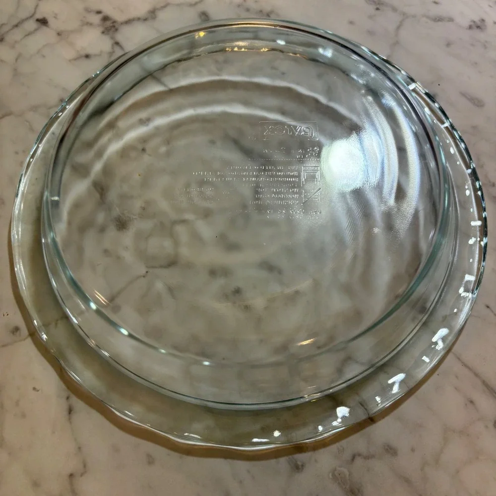 Pyrex 9.5 Inch Clear Glass Scalloped Rim Pie Plate Baking Dish 24cm USA C209